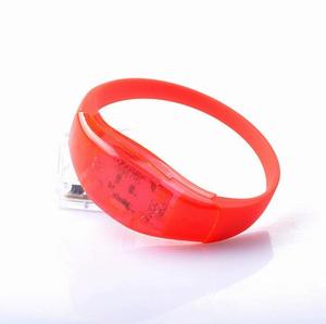 Pulseras LED <span class=keywords><strong>de</strong></span> Silicona Personalizadas que Brillan en la Oscuridad Activadas por Sonido con Control por Voz para <span class=keywords><strong>Fiestas</strong></span> - Product Image 3