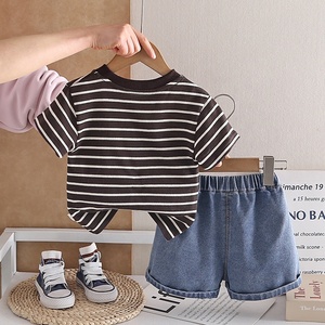 Ensemble deux pièces d'été rayé à manches courtes avec poches pour garçons, tenue décontractée légère pour enfants - Product Image 4