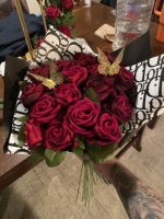 Groothandel Kunstmatige Fluweelrode Rozen Bloemstukken Realistisch Zacht voor Bruiloft Afstuderen Kerst Evenementen Feesten Huisdecoratie