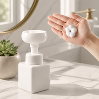 Flacon pompe à mousse carré blanc en PET de 250 ml en forme de fleur, rechargeable, pour nettoyant visage et lavage des mains