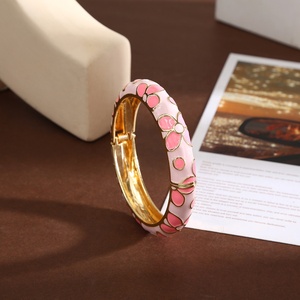 Pulsera Clásica de Flores al por Mayor de Fábrica para Niña, Brazalete de Esmalte Colorido, Brazalete con Dijes, Accesorios de Moda para Mujer - Product Image 4