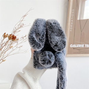 Bandoulière en fourrure en peluche pour <span class=keywords><strong>iPhone</strong></span> <span class=keywords><strong>12</strong></span> <span class=keywords><strong>Mini</strong></span> 11 13 14 15 Pro Max XS Max XR X SE 2022 6S 6 7 8 Plus Couverture de lanière de cou - Product Image 5