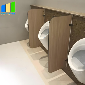 Panel Divisor Privado Compacto de Laminado para Urinario, Tabique Impermeable de HPL para Baños Comerciales - Product Image 1