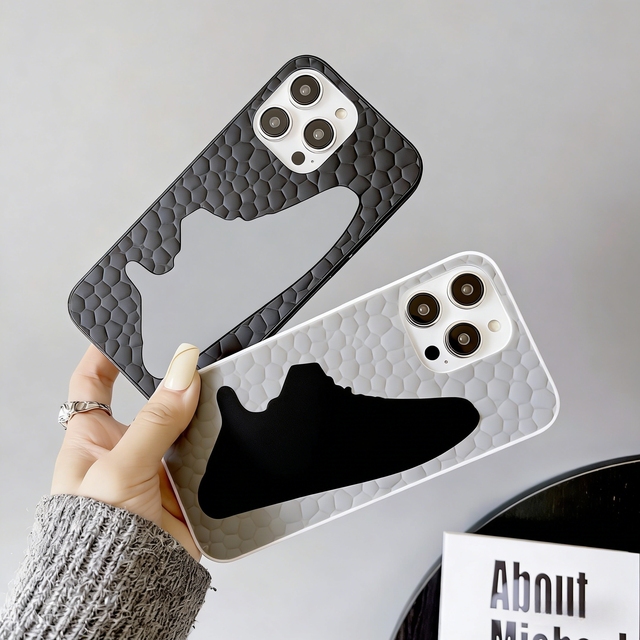 Cute Silicone Mobile Phone Cover Case Luxury Designer Street Fashion Brand 3d Sneaker Phone Case for Iphone 17 ProMax 17 Pro air