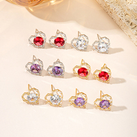 Boucles d'oreilles clous en forme de cœur dorées étincelantes et éblouissantes, serties de rubis rouges et de cristaux taille baguette, bijoux fantaisie pour femme, cadeau