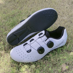 SHANHE <span class=keywords><strong>Scarpe</strong></span> <span class=keywords><strong>da</strong></span> Ciclismo Unisex con Aggancio, Intersuola in Carbonio, Suola Rigida, per <span class=keywords><strong>Bici</strong></span> <span class=keywords><strong>da</strong></span> Strada e <span class=keywords><strong>Mountain</strong></span> <span class=keywords><strong>Bike</strong></span>, in Rete Singola Dinamica, Autunnali - Product Image 6