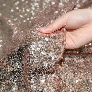 120インチラウンドスパンコールローズゴールドテーブルクロス132 "ラウンドスパンコールタフタテーブルクロス - Product Image 2