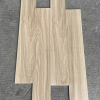 Conception en bois carreaux de céramique pour le plancher