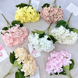 ดอกไฮเดรนเยียประดิษฐ์ 5 หัว ทำจากผ้าไหม สมจริง เหมาะสำหรับตกแต่งงานแต่งงาน ตกแต่งบ้าน และเป็นพร็อพถ่ายภาพ - Product Image 1