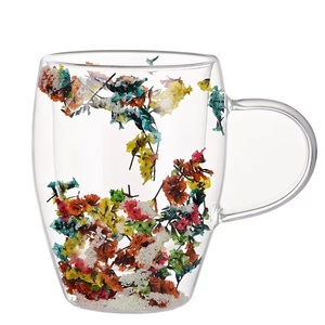 Taza <span class=keywords><strong>de</strong></span> té y café <span class=keywords><strong>de</strong></span> cristal <span class=keywords><strong>de</strong></span> doble pared con aislamiento <span class=keywords><strong>de</strong></span> borosilicato <span class=keywords><strong>de</strong></span> 12oz al por mayor con flores secas - Product Image 2