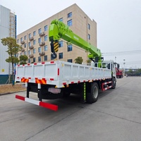 Grue à flèche montée sur camion DFL de 12 tonnes à 5 sections avec une hauteur de levage maximale de 21 mètres et une cabine semi-couchette