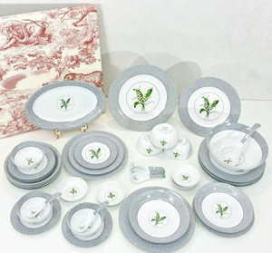 ชุดจานอาหารและจานรองลายลิลลี่ออฟเดอะแวลลีย์สไตล์นอร์ดิกมินิมอล 32 ชิ้น - Product Image 2