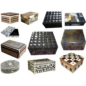 Boîte à bijoux de Noël personnalisée en os incrusté BS INTERNATIONAL, artisanale, avec fermeture éclair, multi-usages, pour la maison, écologique - Product Image 1