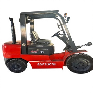 Montacargas Usado de 3T con Desplazador Lateral Hidráulico, Motor Caterpillar, Neumáticos Sólidos, Mástil de Dos Etapas, Diésel, para Construcción - Product Image 1