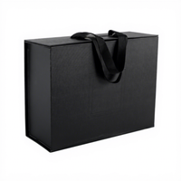 Boîte cadeau rigide pliable de luxe noire, couleur personnalisée, finition mate, revêtement UV, fermeture magnétique, ruban, emballage pour chaussettes et fourrures