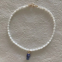 Collar de peces con cuentas blancas estilo oceánico, minimalista, hecho a mano, joyería boho de playa para mujer, cómodo de llevar