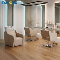 Station de lavage de cheveux de luxe haut de gamme personnalisée pour salon de coiffure et institut de beauté, avec bac en céramique, fauteuil de lavage et chaise de douche