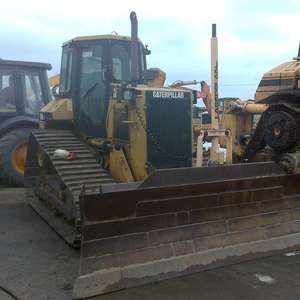 รถตักดินตีนตะขาบ D5M รถตักดิน - Product Image 1