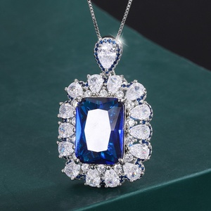 Collier pendentif bicolore en cuivre écologique avec pierre précieuse bleue carrée 13*18mm pour femme, idéal au quotidien et pour les soirées - Product Image 3