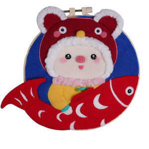 Kit de Bricolaje con Aguja Mágica <span class=keywords><strong>para</strong></span> Fieltro de Lana, Diseño Festivo con Dominio de Color Rojo - Lindos Animales de Dibujos Animados (Mono/Cerdo/Oso) |   Marco y Aro Incluidos - Product Image 4