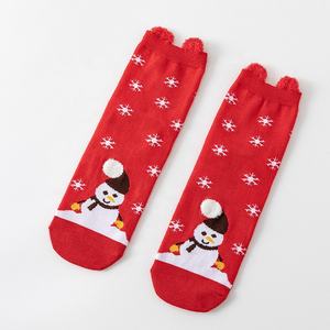 Vente en gros Chaussettes de Nouvel An <span class=keywords><strong>fantaisie</strong></span> rouge mignon pour femmes Chaussettes de Noël unisexes amusantes en coton - Product Image 4