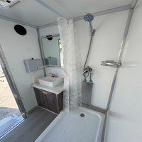 Nouvelles toilettes mobiles portables avec salle de douche Remorque mobile pour une utilisation pratique