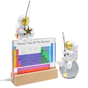 Figura Decorativa de Resina de Astronauta Pescaando en la Luna, Regalo para Decoración de Escritorio - Product Image 3