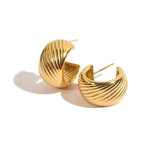 Geometrischer Edelstahl 18 Karat vergoldet Party Schmuck Zubehör CC-förmige Ohrringe für Frauen