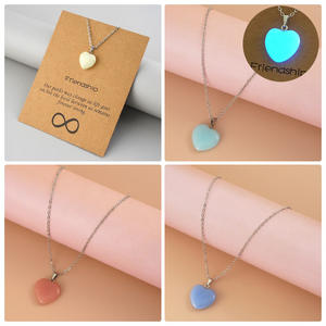 Collar de Cadena de Plata Coreano <span class=keywords><strong>Popular</strong></span> SC, Collar con Colgante de Amistad que Brilla en la Oscuridad, Regalo Luminoso, Collar de Corazón Colorido - Product Image 2