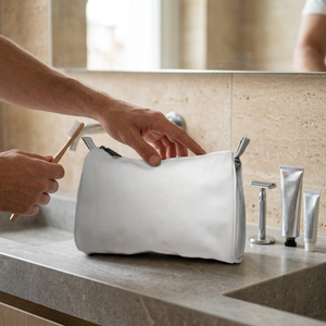 Pochette cosmétique en cuir compacte avec fermeture éclair, organiseur de maquillage et de beauté pour accessoires de voyage, fabricant OEM personnalisé - Product Image 1