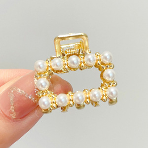 Gran venta al por mayor soporte personalizado horquilla flor conejo Mini Metal pequeña perla pinza para el pelo para niña Mujer Accesorios - Product Image 5