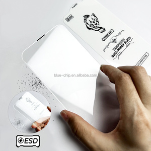 Yanchentian Cristal Templado Antiestático ESD de 0.33mm con Arco <span class=keywords><strong>3D</strong></span> Súper Grande para <span class=keywords><strong>iPhone</strong></span> 17, Malla Antipolvo de Aleación de Aluminio de Alta Calidad - Product Image 2