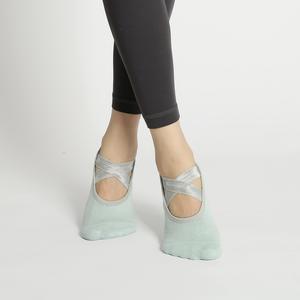 Chaussettes de yoga en coton respirantes à logo personnalisé pour femmes, antidérapantes, tricotées pour le printemps, barre, trampoline, Pilates - Product Image 3