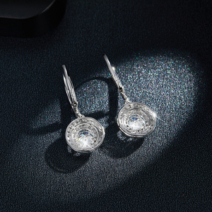 Listos para Envío, Pendientes Finos con Moissanita VVS de 0.5ct en Forma de Bola, Plateados en Plata y Oro para Damas, Aniversario - Product Image 3