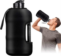 Vente directe d'usine Bouteille d'eau de 74oz avec manchon en néoprène Pichet de récipient d'eau portable sans Bpa avec poignée