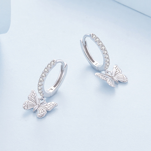 Pendientes de Aro de Aleación Plateada con Dije de Mariposa y Cristales de Estrás, Joyería de Moda para Mujer, Regalo - Product Image 2