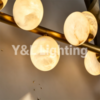 Lustre moderne en forme de globe en albâtre, cadre en laiton, luminaire suspendu pour salle à manger, décoration de plafond haut