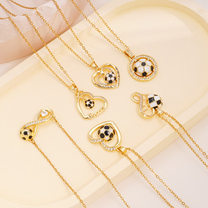 Collana con Ciondolo a Forma di Cuore in Acciaio Inossidabile Placcato Oro con Zirconi, Gioiello da Calcio Ipoallergenico a Forma di Infinito - Product Image 5