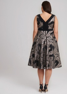 De gama alta Plus tamaño verano nuevo diseño vestido de oro tela Jacquard cuello redondo sin mangas dama de vestido de fiesta - Product Image 4