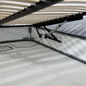 <span class=keywords><strong>Sommier</strong></span> de lit réglable en hauteur avec <span class=keywords><strong>lattes</strong></span> de rangement permettant une personnalisation de l'espace sous le lit pour différentes tailles de conteneurs de rangement - Product Image 2