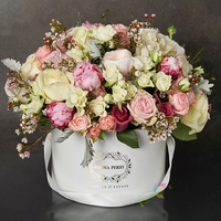 Boîte de livraison de fleurs en carton de luxe avec matériaux recyclés, conception personnalisée, construction en carton