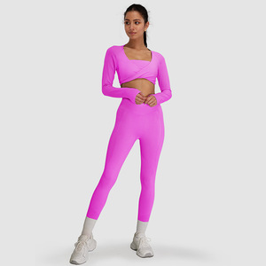<span class=keywords><strong>Ropa</strong></span> de entrenamiento duradera de alta calidad para <span class=keywords><strong>Crossfit</strong></span> Diseño sin costuras <span class=keywords><strong>Ropa</strong></span> de fitness elegante para mujeres - Product Image 3
