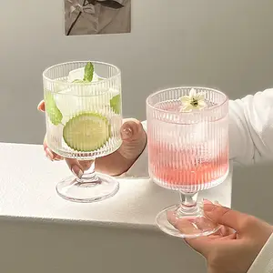 थोक आइस क्रीम रस कॉकटेल ग्लास Borosilicate ग्लास स्पष्ट Rippled स्टेम शराब चश्मा के लिए पार्टी शादी