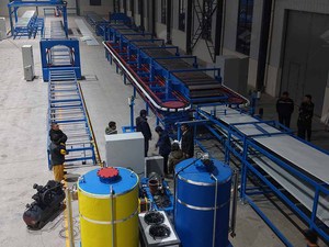 Lini Produksi <span class=keywords><strong>Panel</strong></span> Sandwich Otomatis Penuh dengan Kontrol PLC - Product Image 3