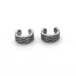 Pendientes de Clip yunnique con Forma Geométrica de Acero de Titanio, Joyería de Moda Unisex Otoño 2024 - Product Image 1