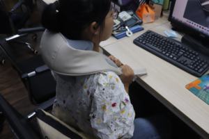 Massaggiatore Elettrico NINGDECRIUS 4D per Collo e Schiena con Impastamento Shiatsu, Riscaldamento, Vibrazione e Controllo del Tempo per Uso Corporeo - Product Image 6