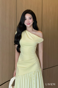 ชุดเดรสยาวแบบไหล่เดียว LAVIEM Haji เหมาะสำหรับงานปาร์ตี้ งานสังสรรค์ และงานพิเศษ ความยาวชุด 136-138 ซม. - Product Image 3
