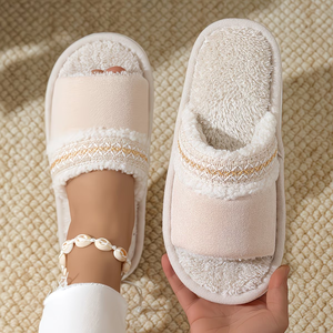 2026 New Style Factory Custom Plush Slippers for Women Soft Open Toe EVA Sole Indoor House Slides Fuzzy Warm Faux Fur Sandals
