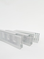Goulotte de câblage en PVC multicolore à fentes pour l'installation de climatiseurs avec support d'échantillon gratuit