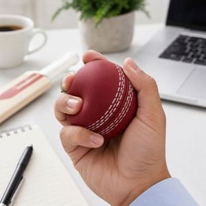 Jouet anti-stress en mousse PU souple en forme de balle de cricket avec logo personnalisé pour les cadeaux d'événements sportifs - Product Image 6